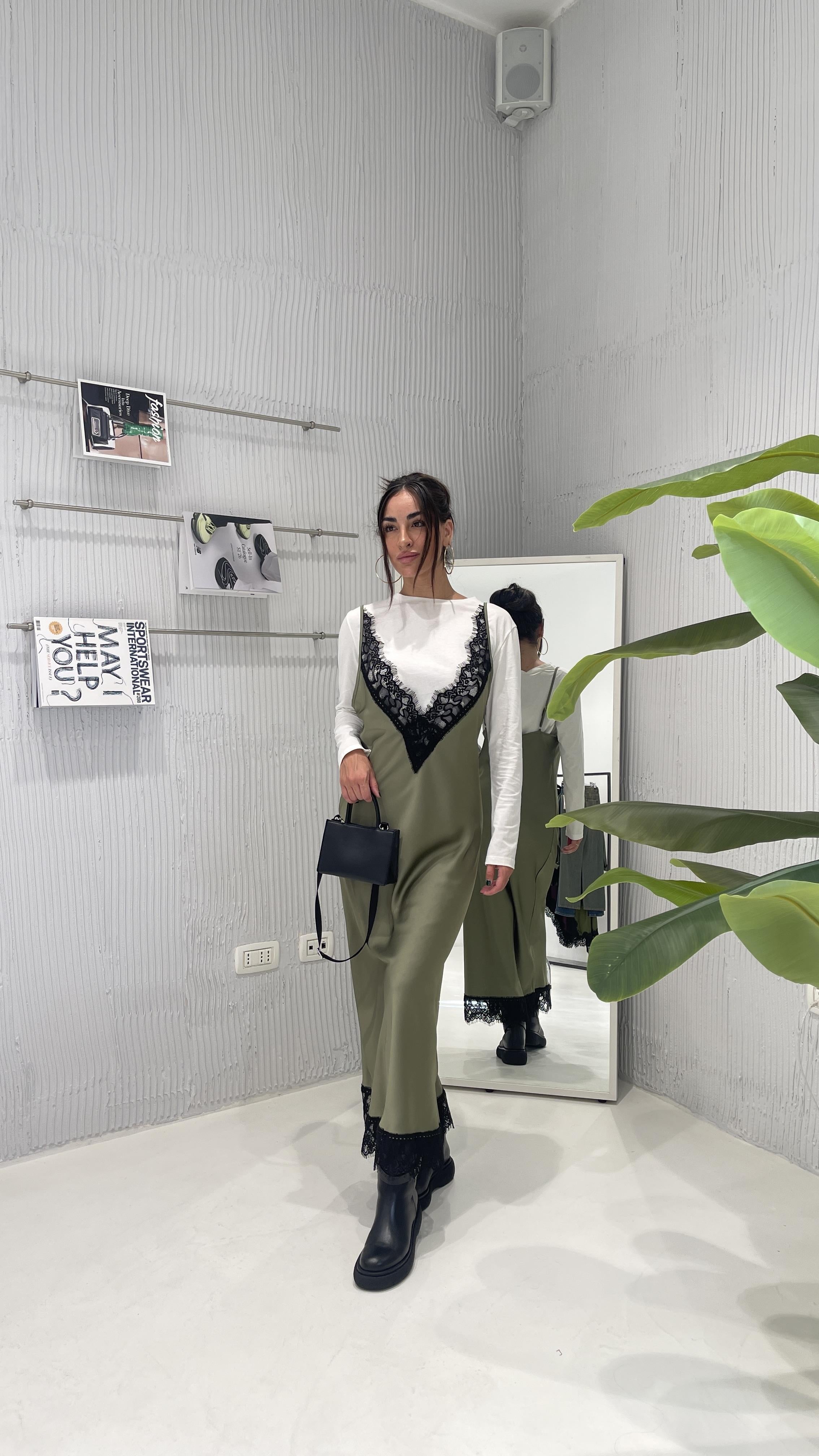 Tensione In abito verde lungo con pizzo