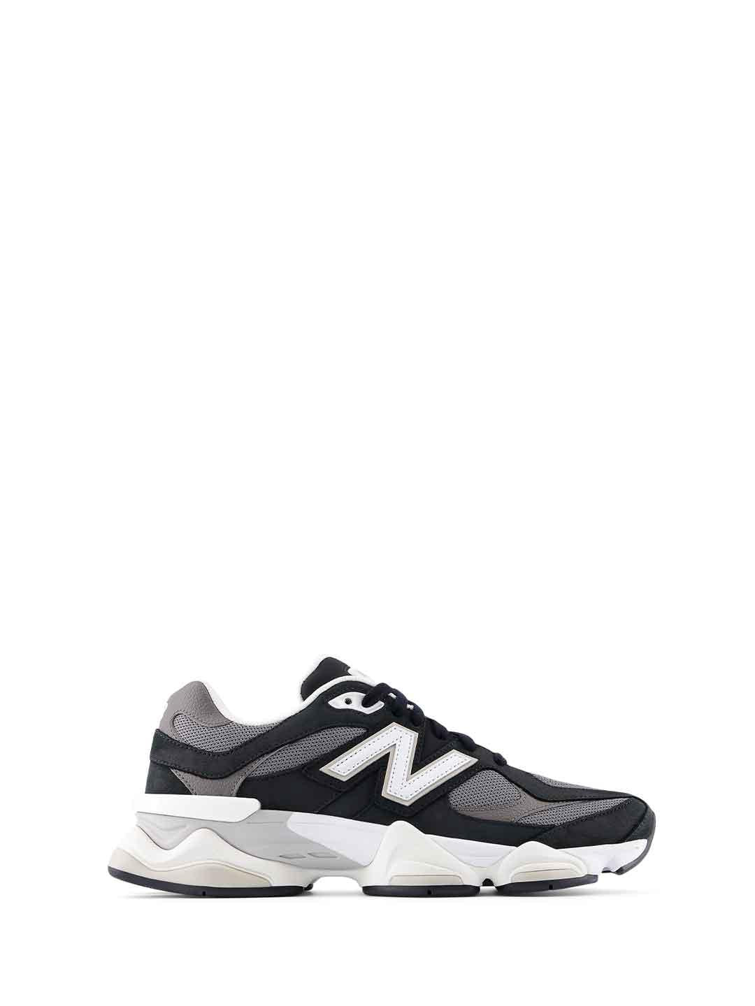 New Balance 9060 sneakers nero con logo bianco