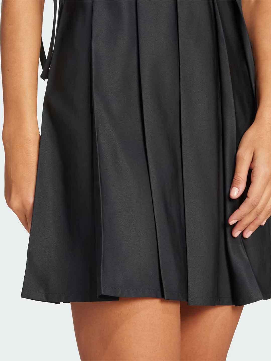 Adidas abito nero corto