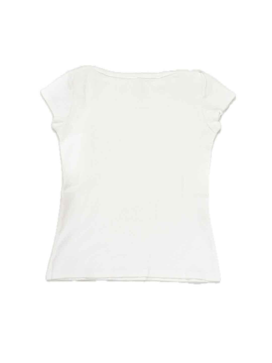 Tensione In t-shirt bianco a coste