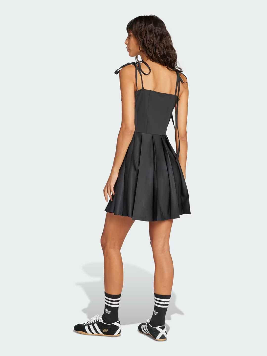 Adidas abito nero corto