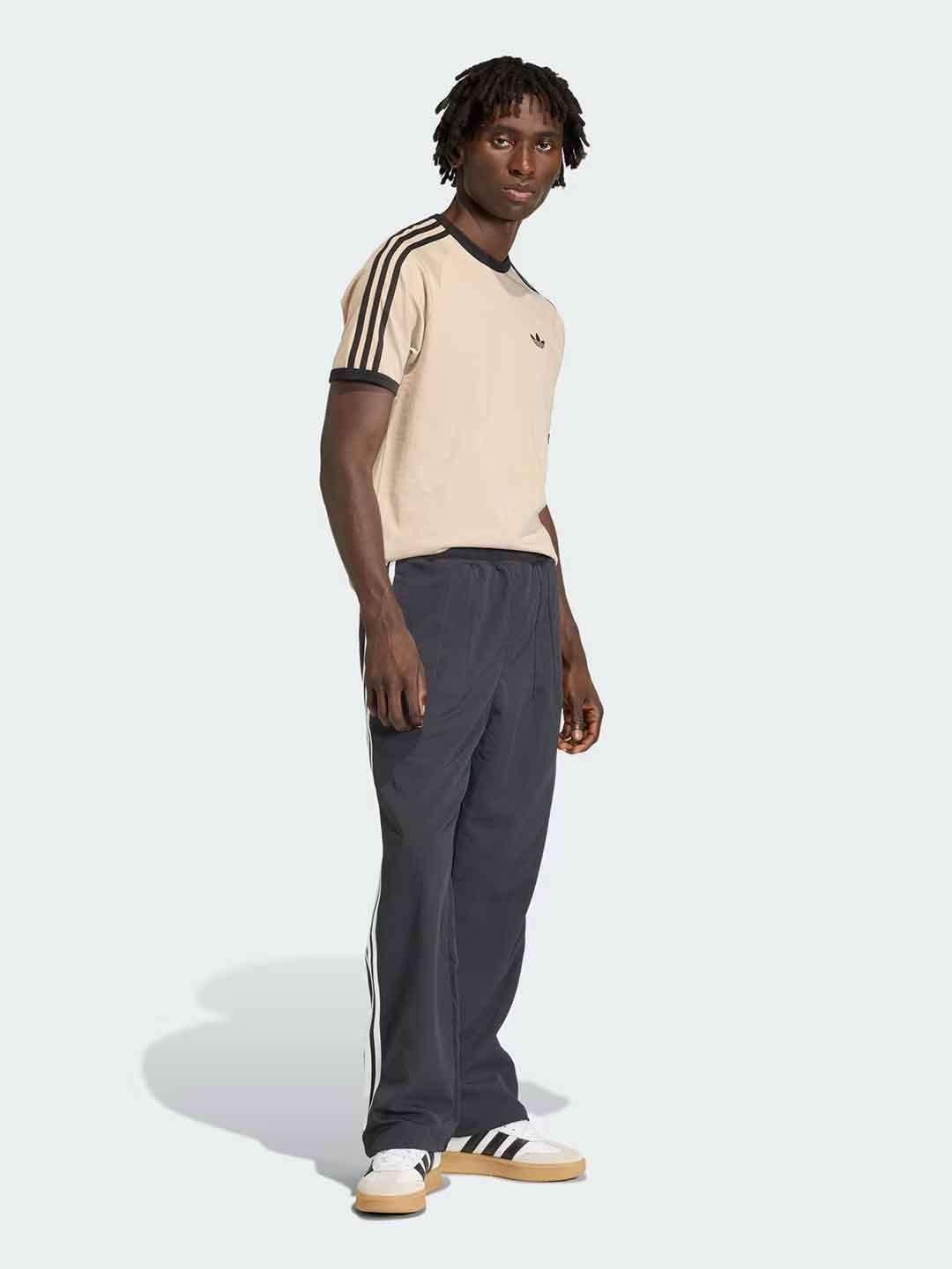 Adidas 3 stripes t-shirt beige