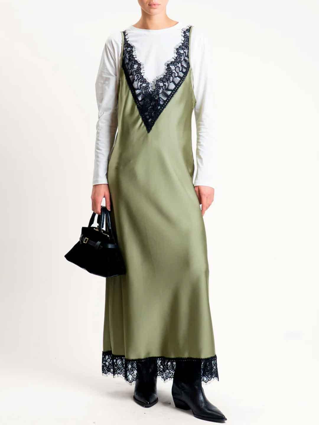 Tensione In abito verde lungo con pizzo