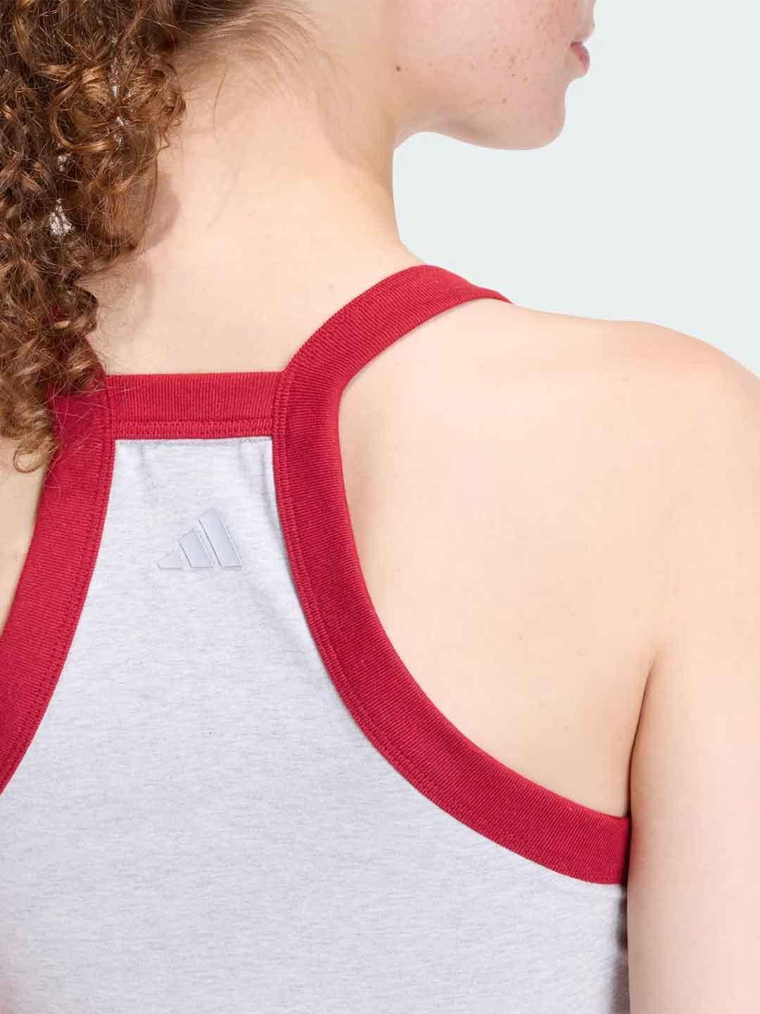 Adidas top grigio con grafica ricamata