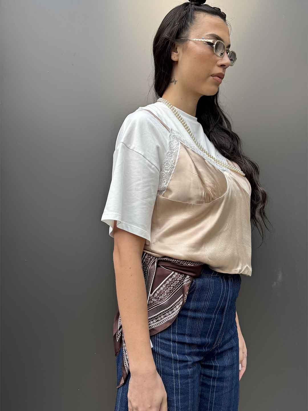 Tensione In t-shirt rosa con top