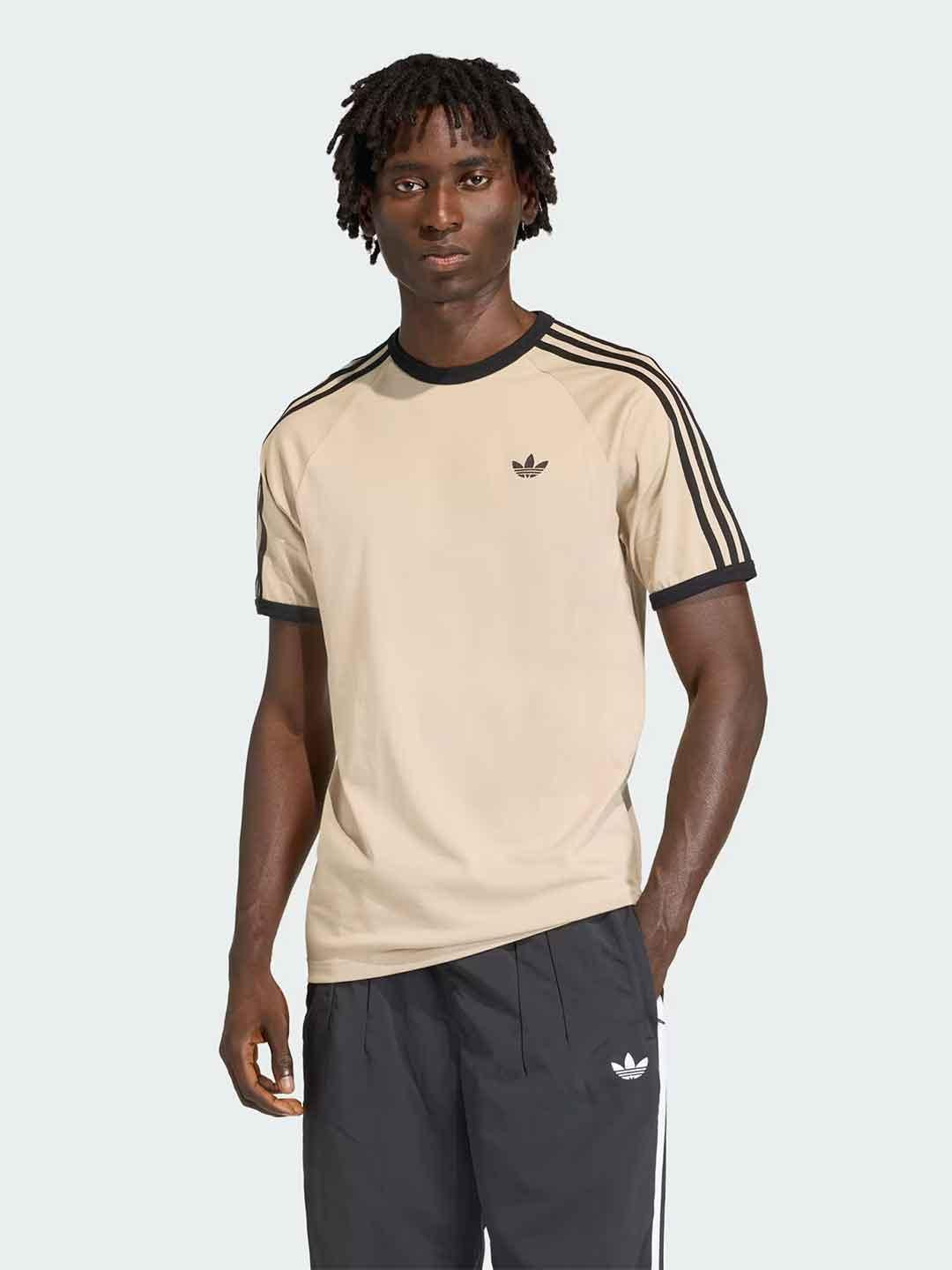 Adidas 3 stripes t-shirt beige