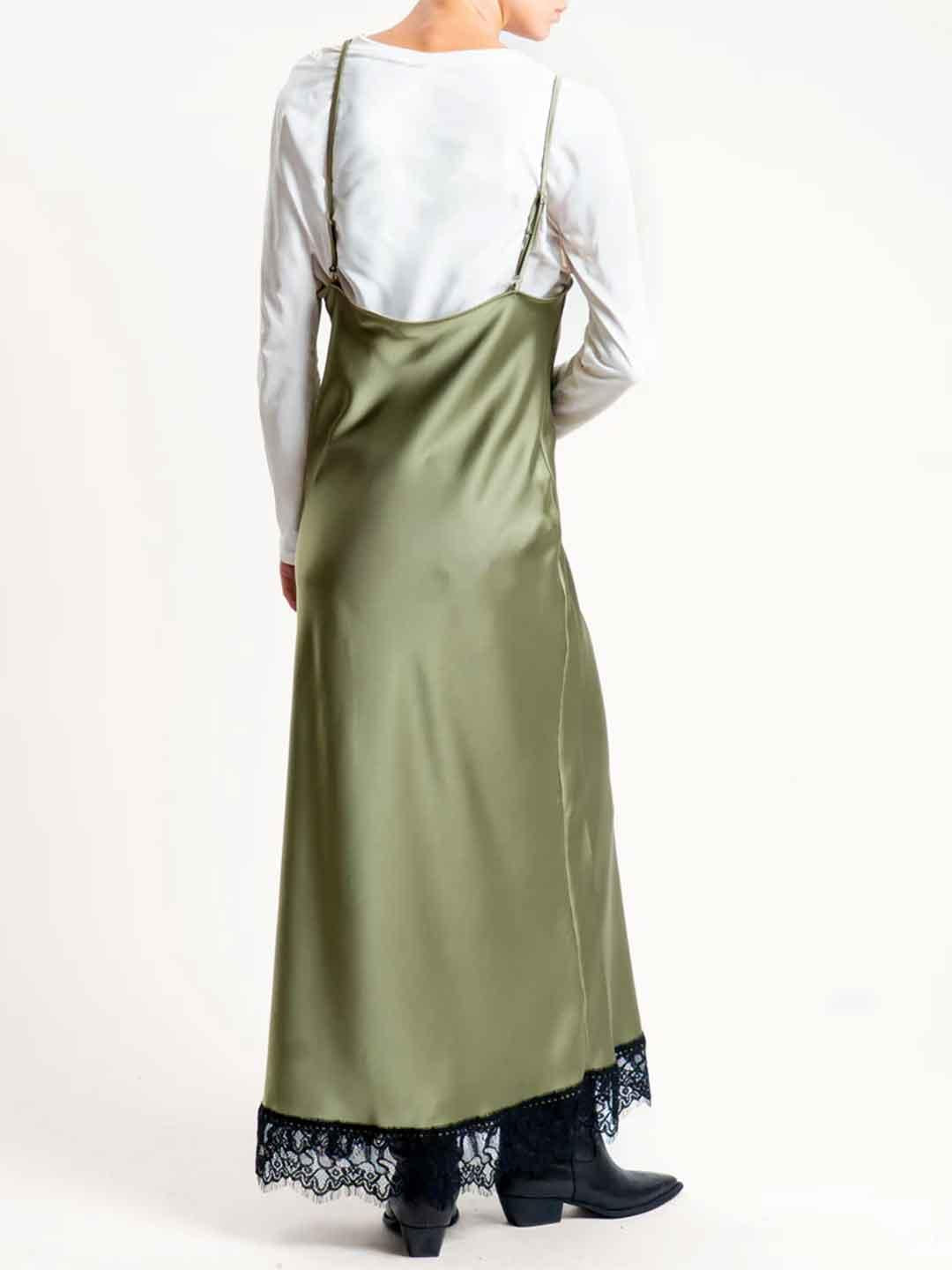 Tensione In abito verde lungo con pizzo