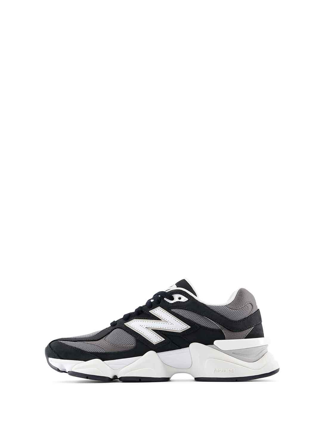 New Balance 9060 sneakers nero con logo bianco